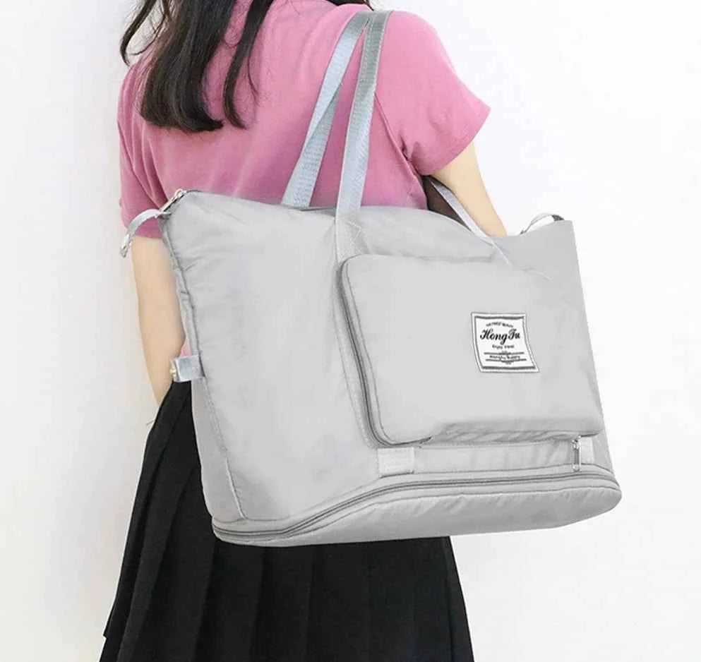 Foldable Travel Bag with Large Capacity - Durable Fabric Design