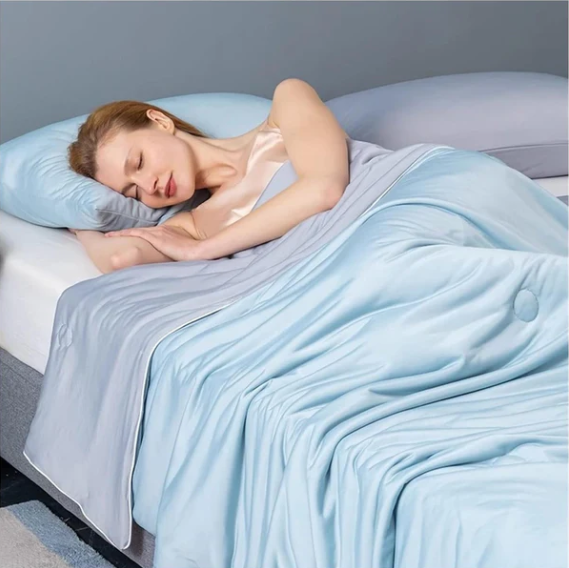 Cooling Blanket for Hot Sleepers, Moisture-Wicking and Breathable Fabric