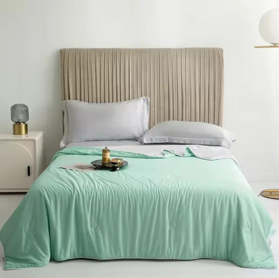 Cooling Blanket for Hot Sleepers, Moisture-Wicking and Breathable Fabric