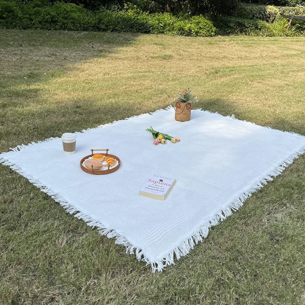 Woven Picnic Blanket with Decorative Tassels - Lightweight for Outdoor