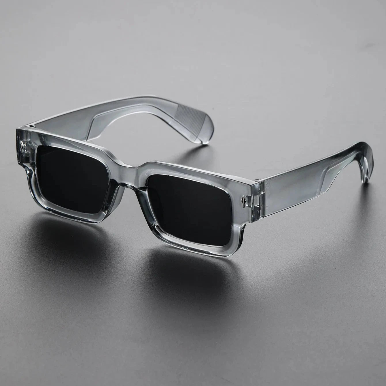 bold-square-sunglasses-unisex-lightweight-uv400-protection-img1.webp