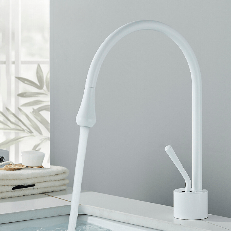 brushed-brass-washbasin-faucet-with-minimalist-gold-finish-img5.png