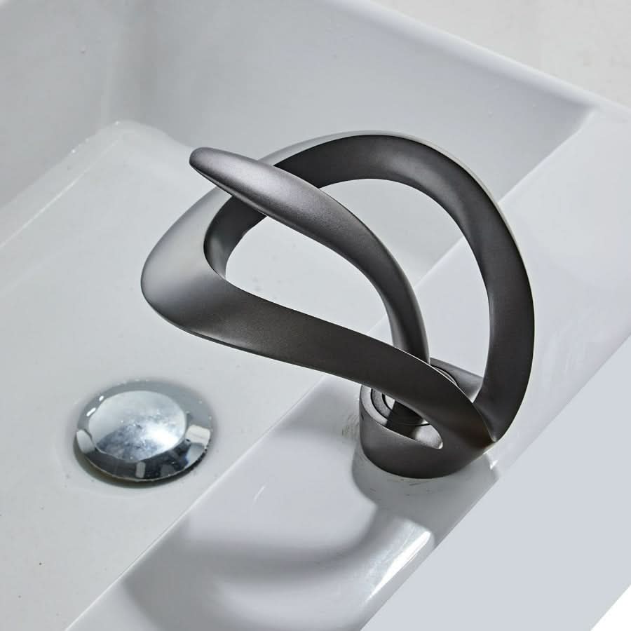 brushed-gold-brass-waterfall-basin-faucet-with-single-lever-img3.jpg
