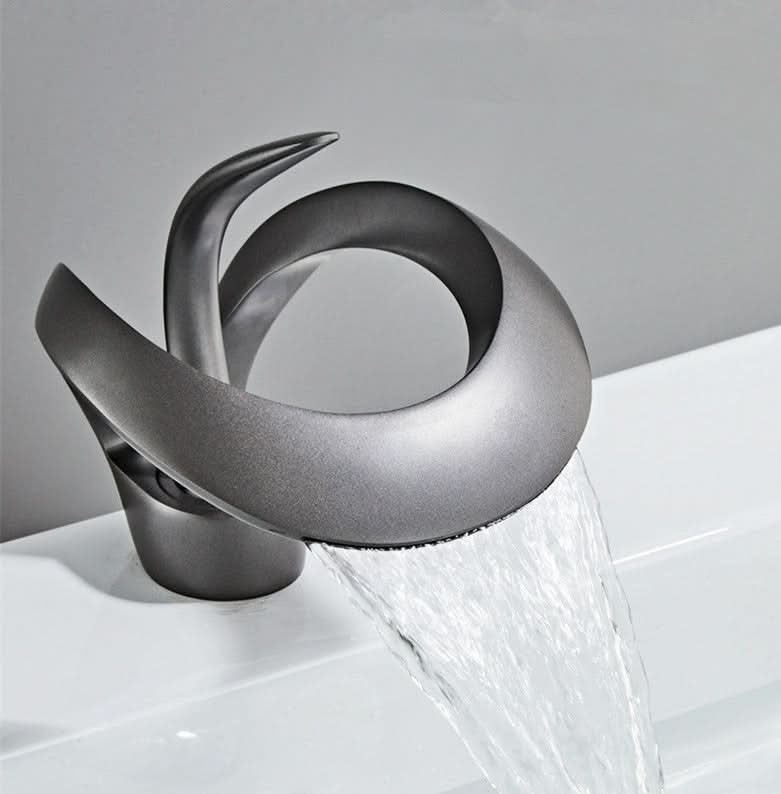 brushed-gold-brass-waterfall-basin-faucet-with-single-lever-img4.jpg