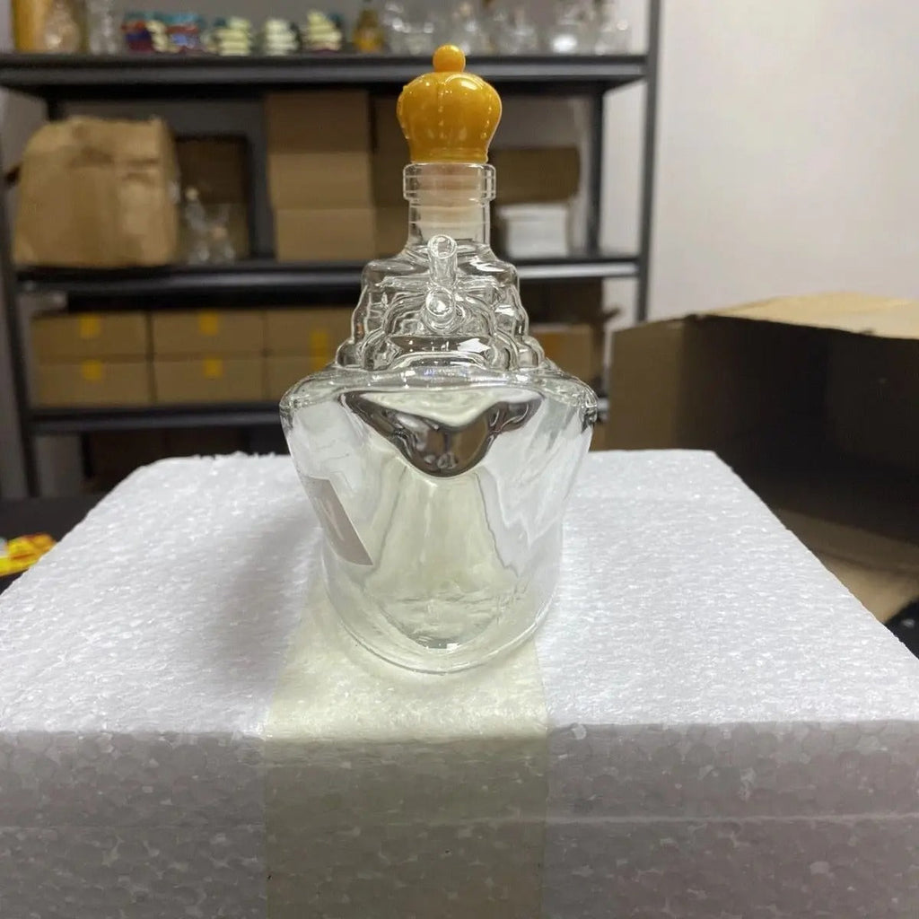 compact-ship-shaped-glass-whiskey-decanter-300ml-home-bar-display-img5.jpg