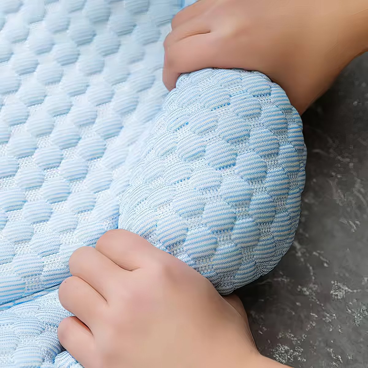 cooling-non-slip-washable-dog-bed-with-removable-cover-img5.jpg