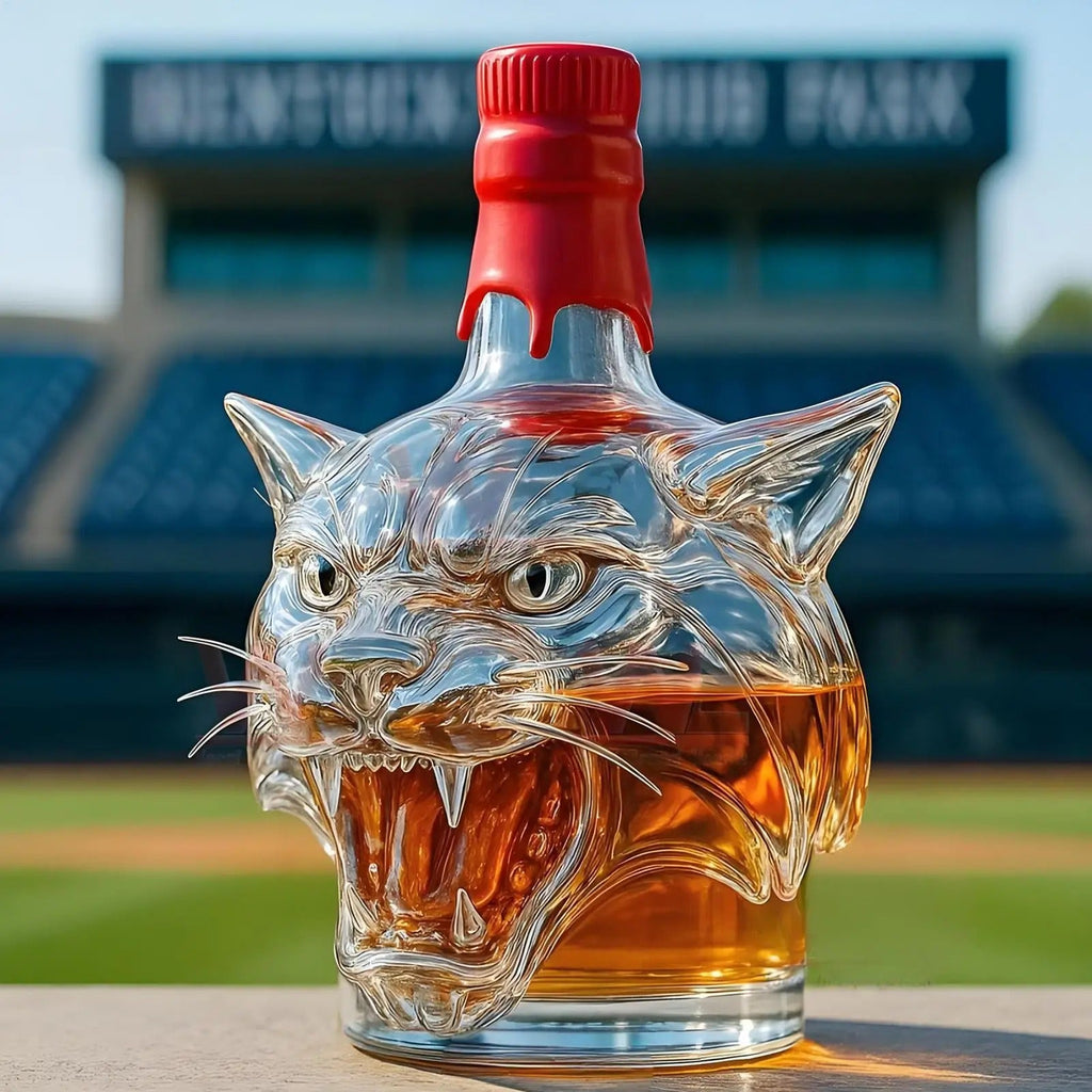 decorative-glass-whiskey-decanter-750ml-lion-head-style-img2.jpg