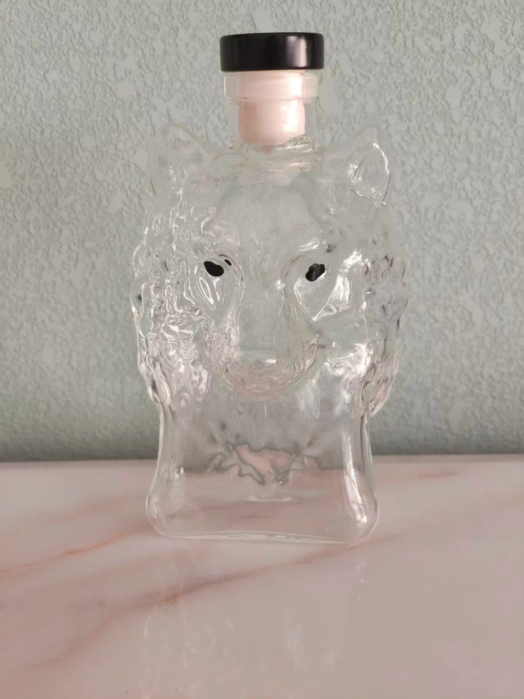 decorative-wolf-head-whiskey-decanter-750ml-spirits-serving-img5.jpg