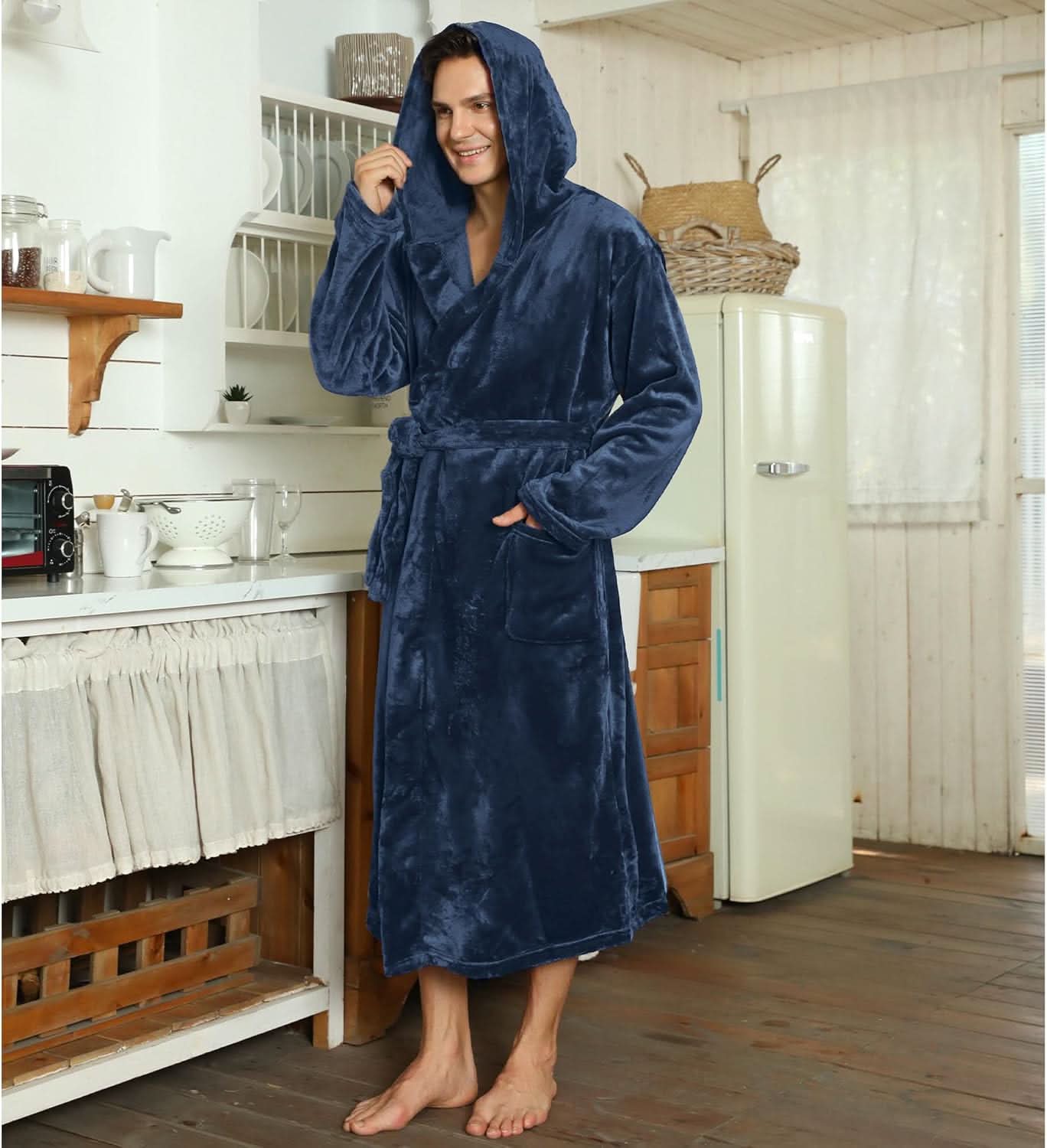 fleece-hooded-bathrobe-for-men-machine-washable-ultra-soft-img11.jpg