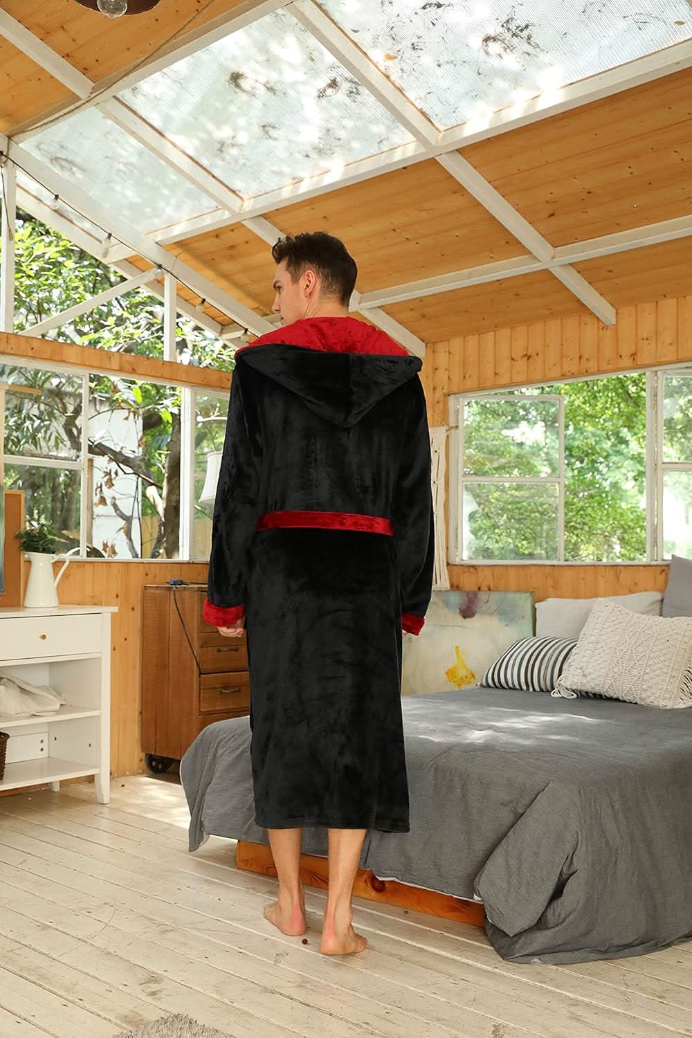 fleece-hooded-bathrobe-for-men-machine-washable-ultra-soft-img22.jpg