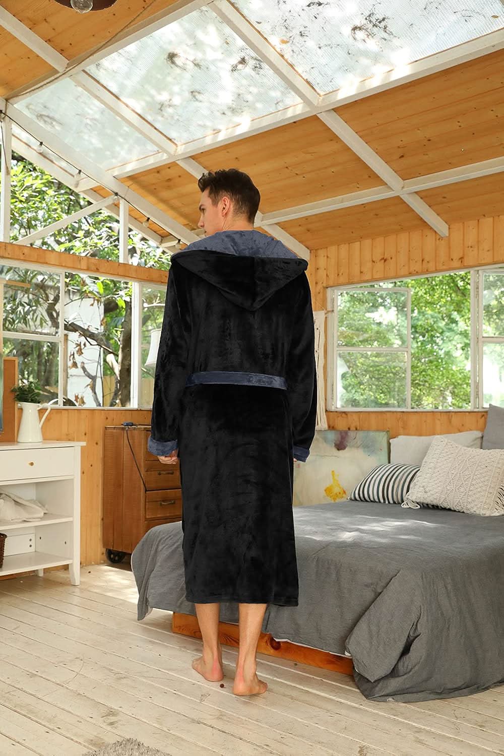 fleece-hooded-bathrobe-for-men-machine-washable-ultra-soft-img6.jpg