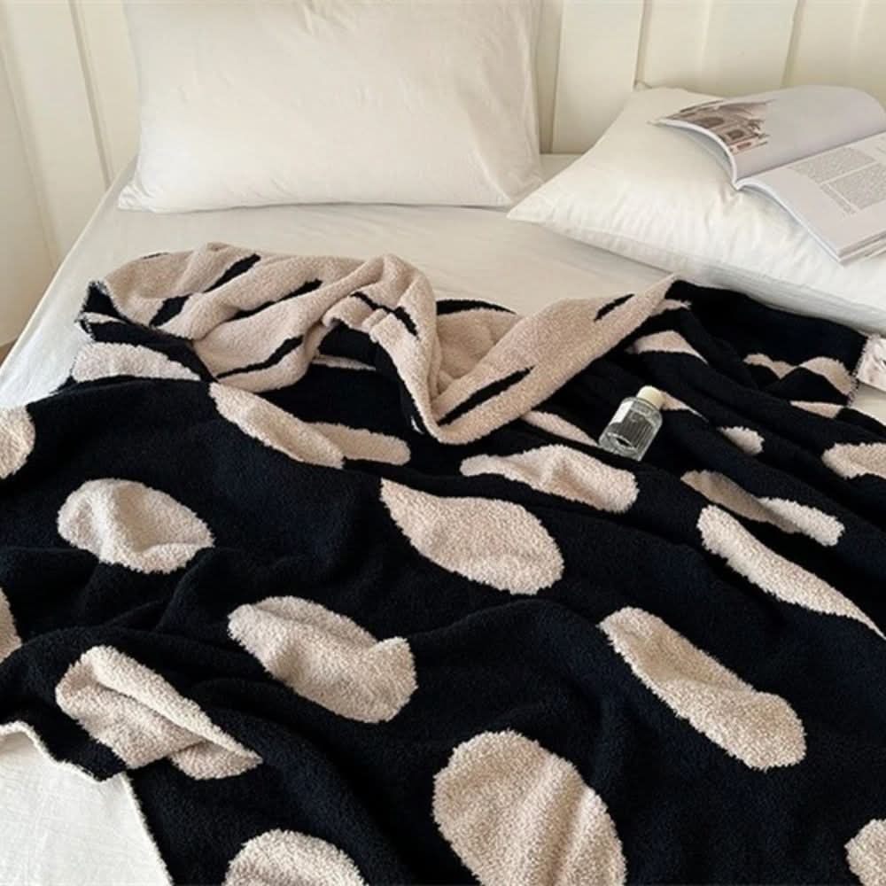 fleece-reversible-blanket-130x170cm-ultra-soft-polka-dot-throw-img2.jpg
