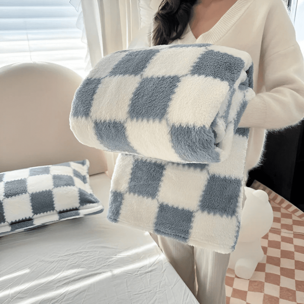 fleece-throw-blanket-ultra-soft-lightweight-breathable-img3.png
