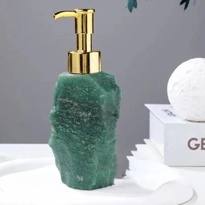 handcrafted-soap-dispenser-for-bathroom-elegant-artisan-design-img1.webp
