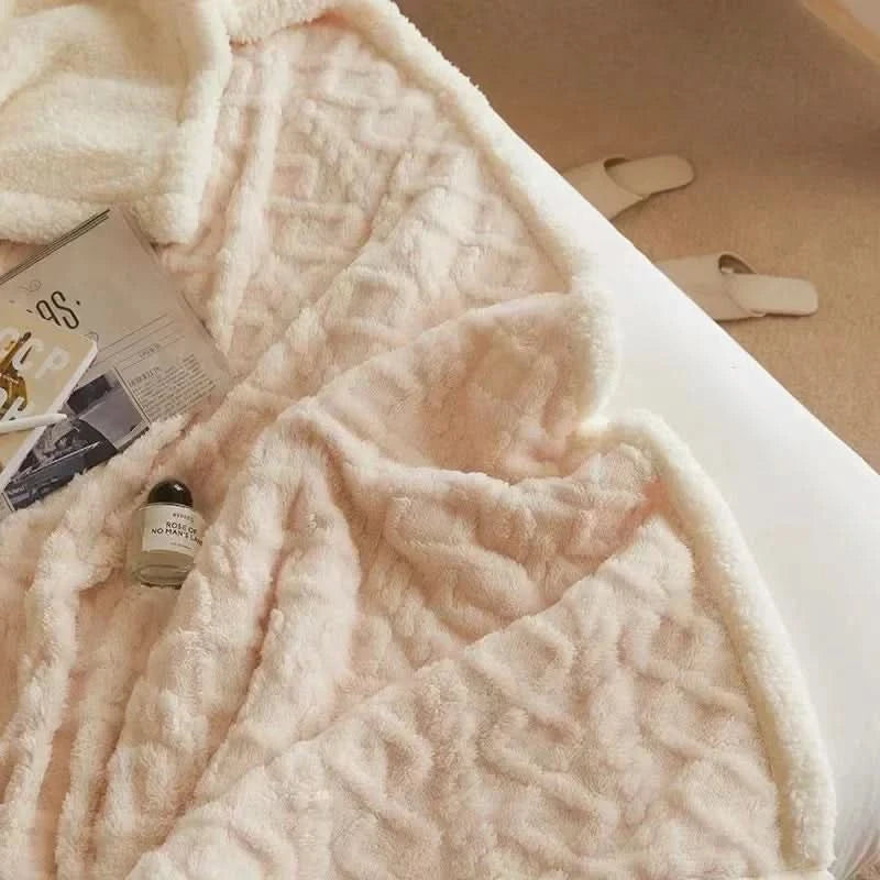 lambswool-fleece-winter-blanket-thick-warm-breathable-throw-img9.webp