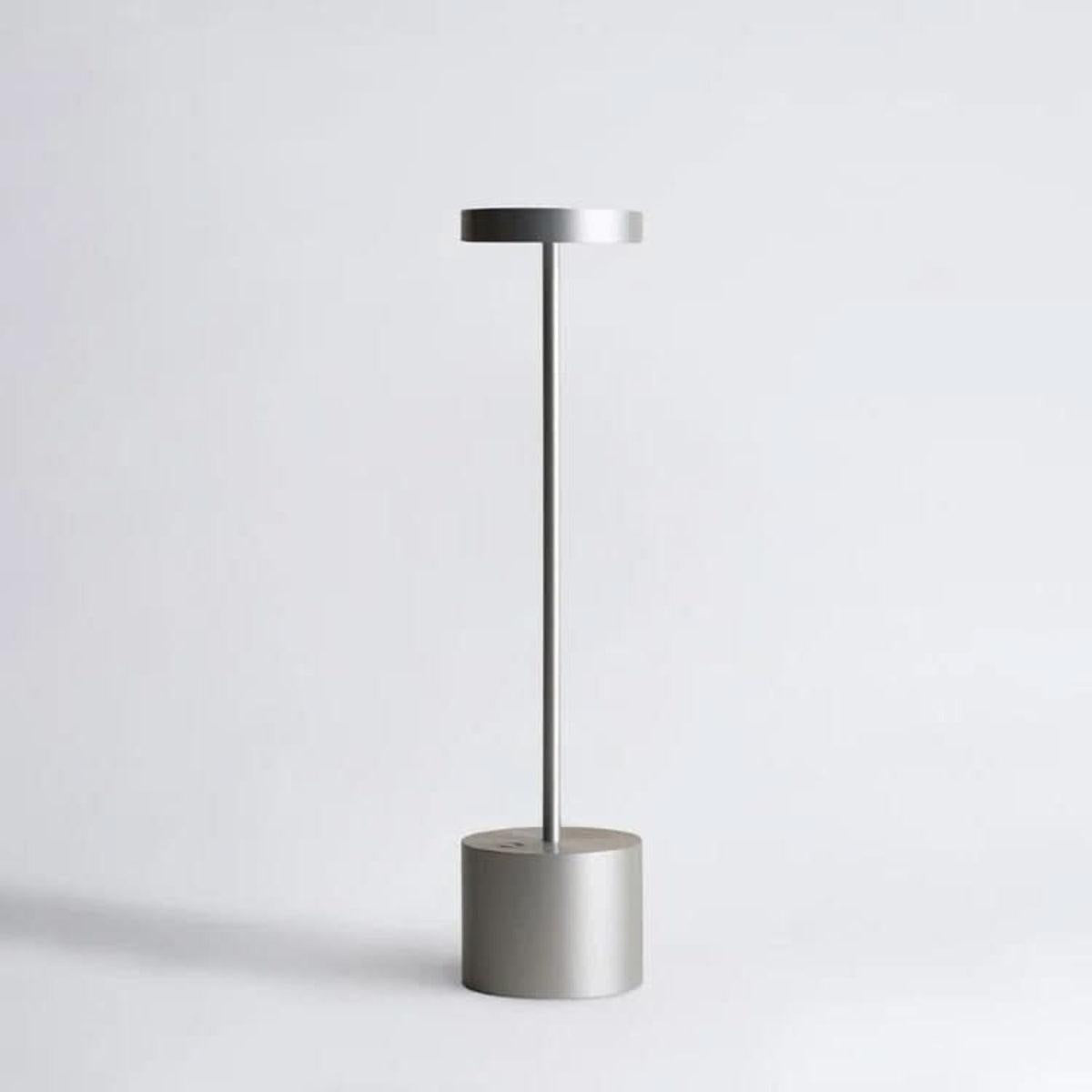 modern-rechargeable-table-lamp-with-touch-dimming-for-restaurant-img1.jpg