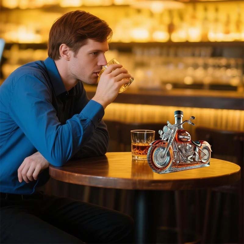 motorcycle-shaped-glass-whiskey-decanter-decorative-bar-accessory-img4.jpg