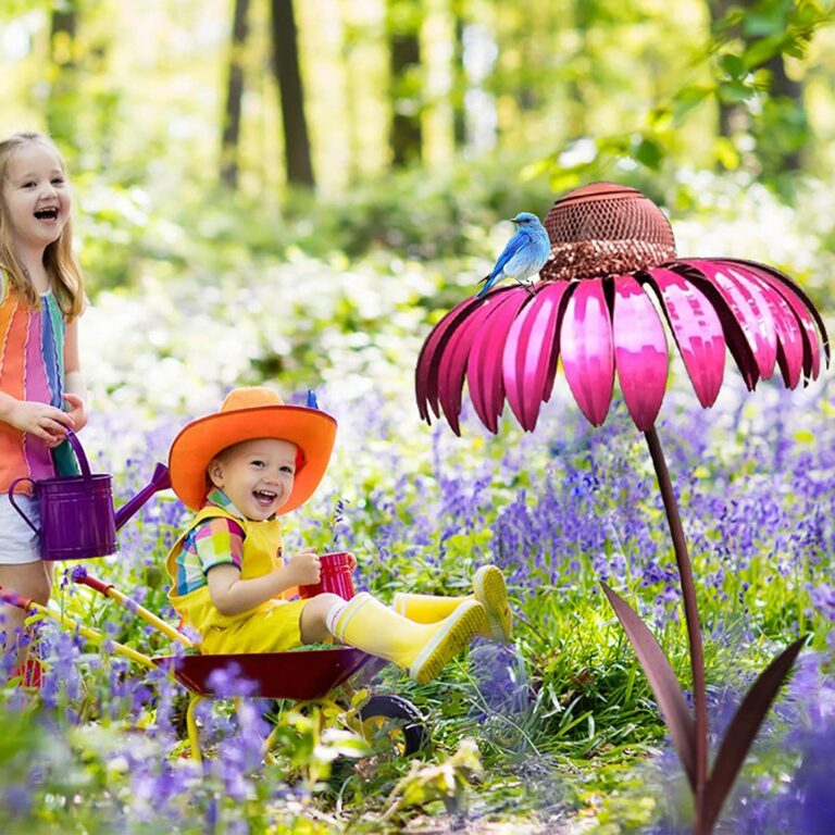 Flower-Shaped Garden Bird Feeder