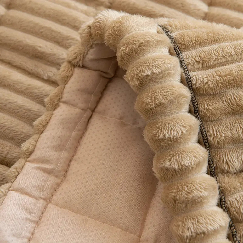 plush-flannel-sofa-cover-with-hand-pleated-edges-img5.jpg