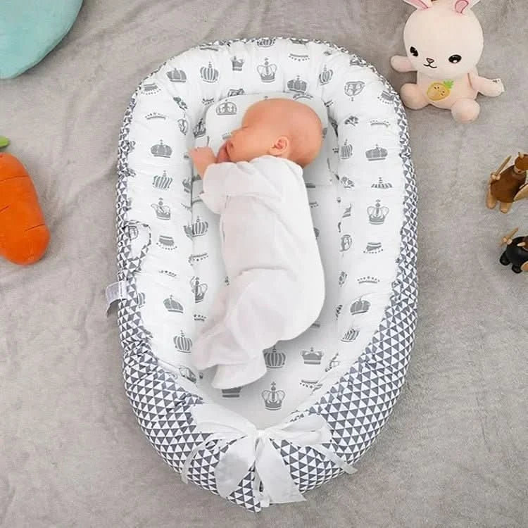polyester-cotton-foldable-baby-cot-for-infants-lightweight-travel-ready-img2.webp