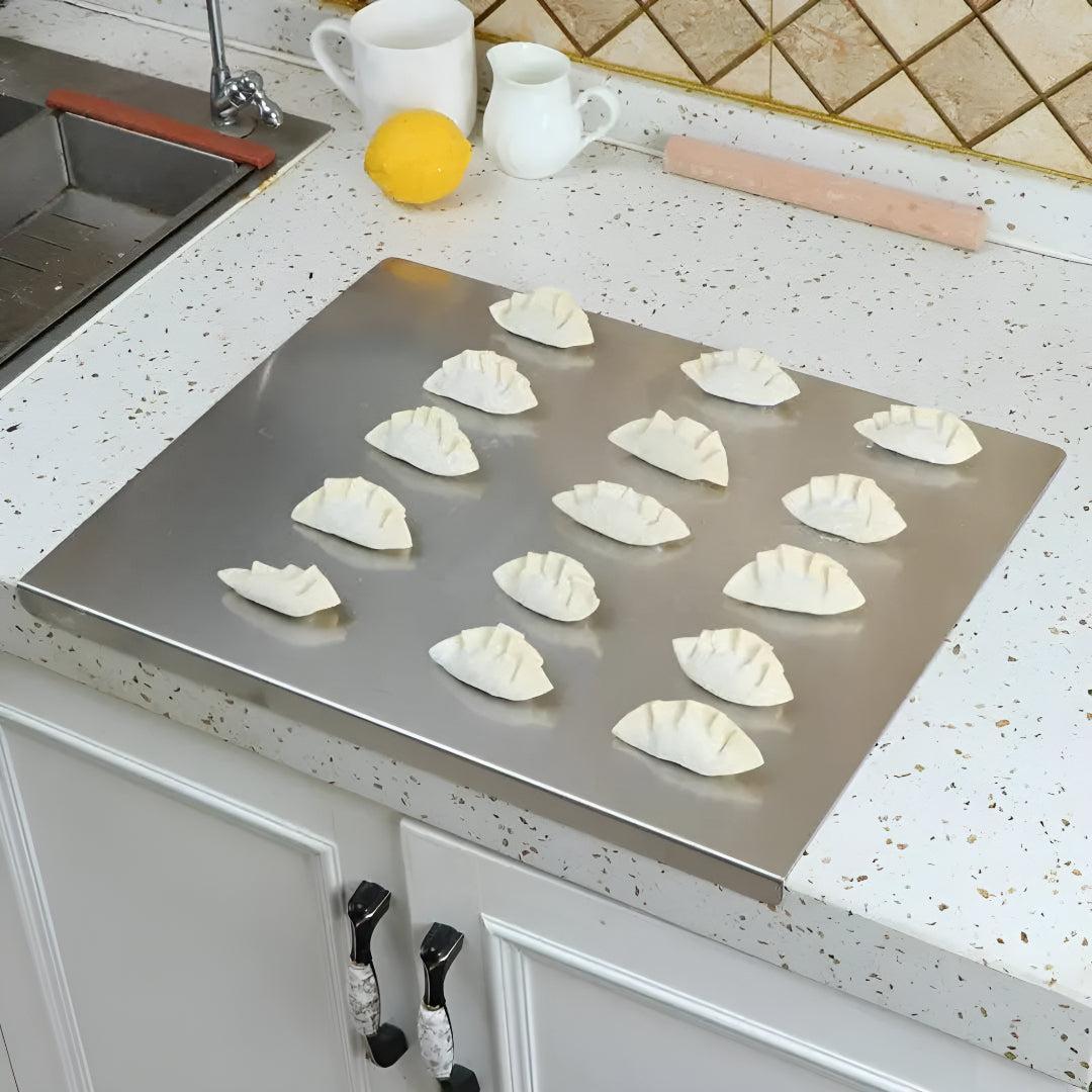 professional-stainless-steel-cutting-board-with-spill-guard-dishwasher-safe-img3.jpg