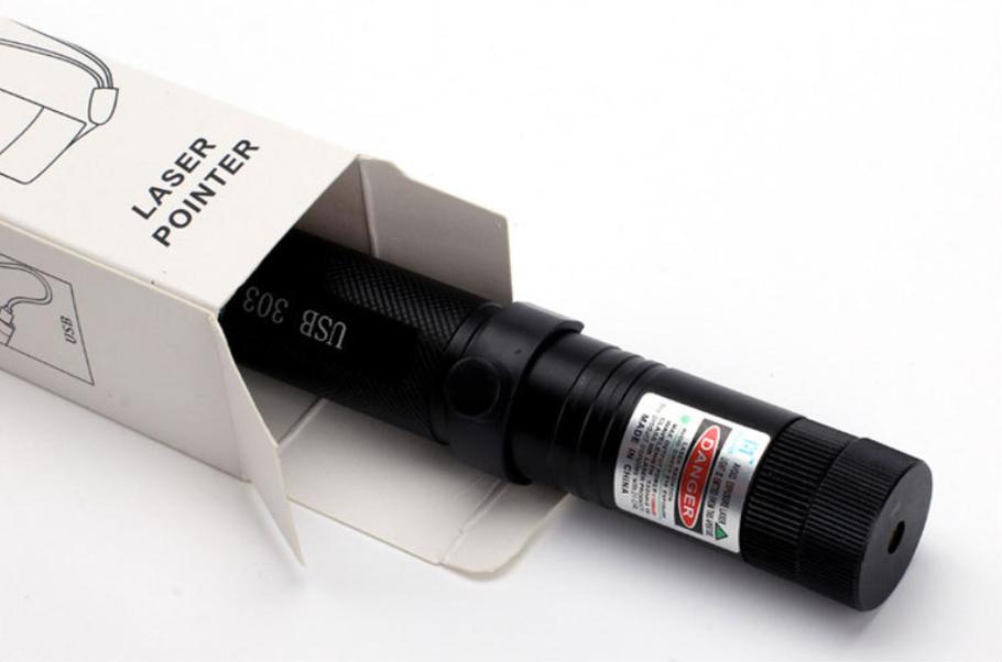 rechargeable-high-power-laser-pointer-303-usb-c-10-000m-range-img2.png