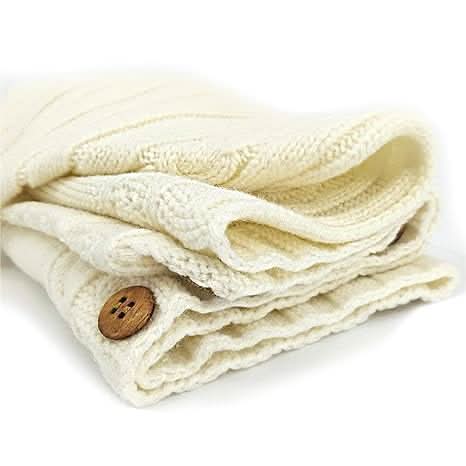 soft-acrylic-baby-wrap-for-newborns-hooded-with-wooden-buttons-img5.jpg
