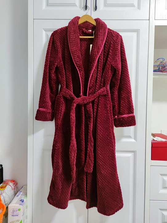soft-fleece-bathrobe-for-lounging-shawl-collar-belted-fit-img9.png