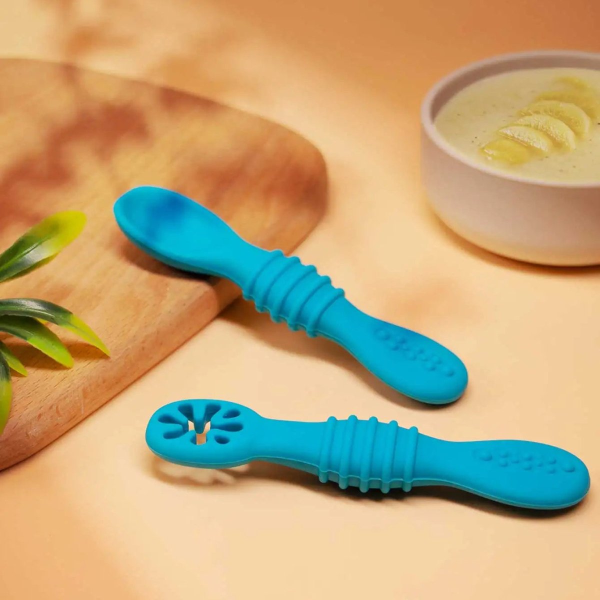 soft-silicone-feeding-spoon-for-babies-food-grade-dishwasher-safe-img3.jpg