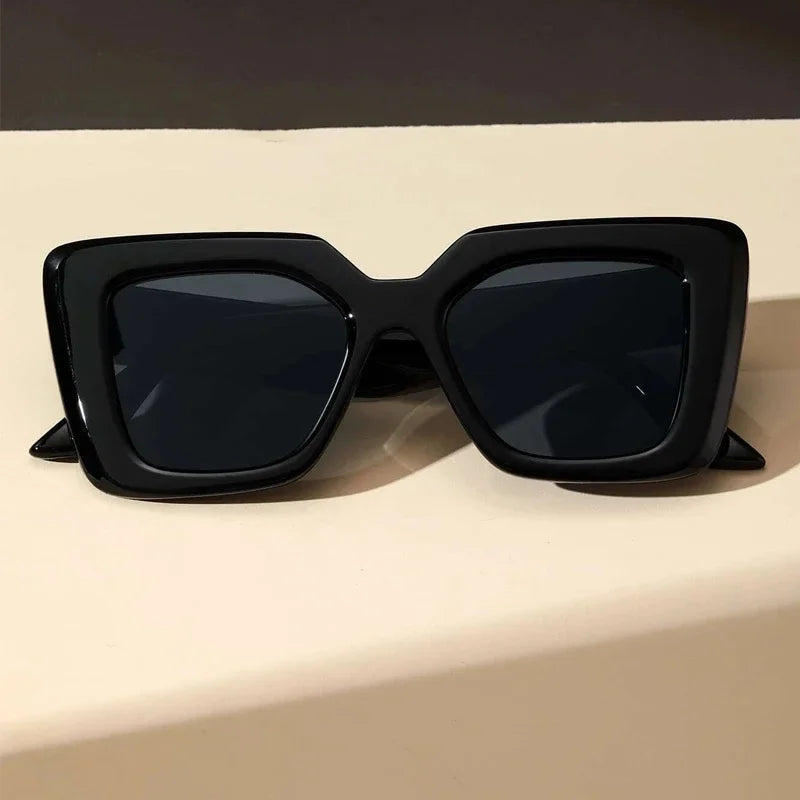 square-statement-sunglasses-for-women-uv400-protection-img5.webp