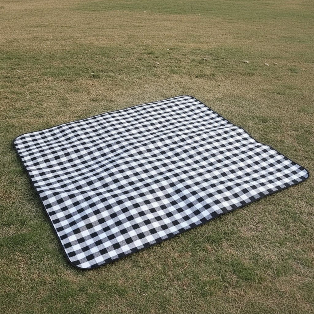 waterproof-checkered-picnic-blanket-with-carry-strap-outdoor-mat-img4.webp