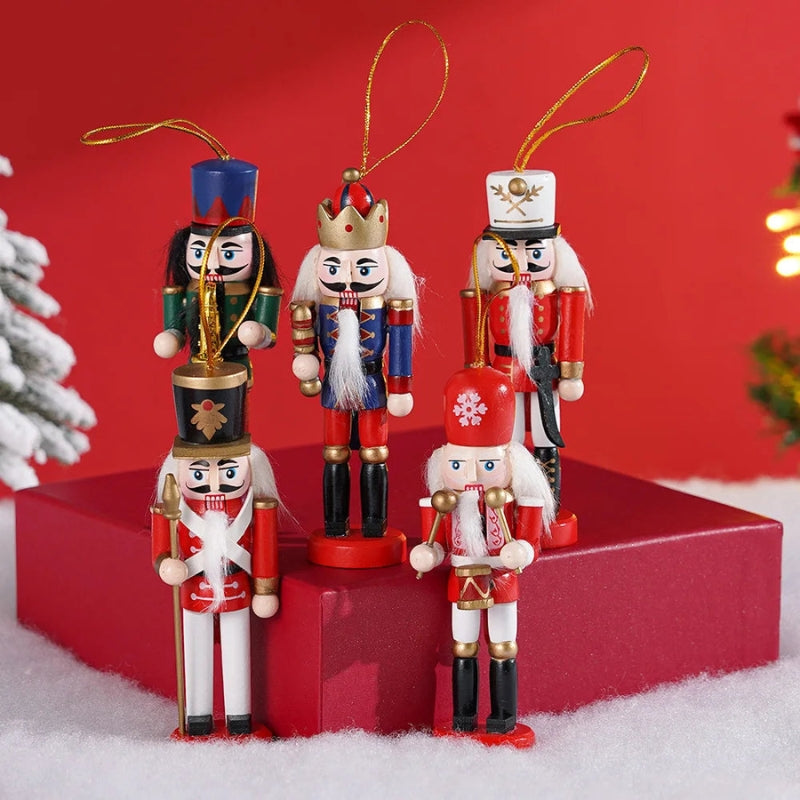 wooden-christmas-nutcracker-ornaments-hanging-set-img2.jpg